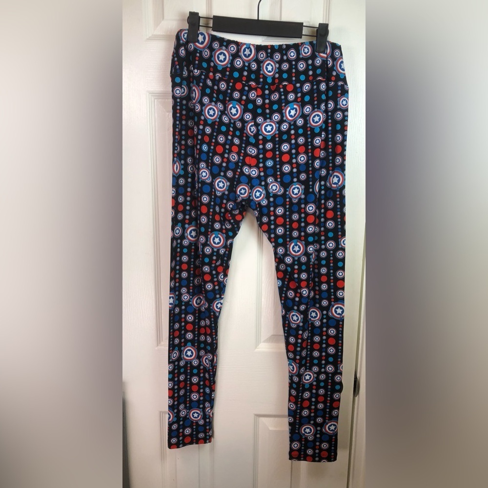 Women’s Navy Blue Captain America Shield Print Leggings Tall and Curvy